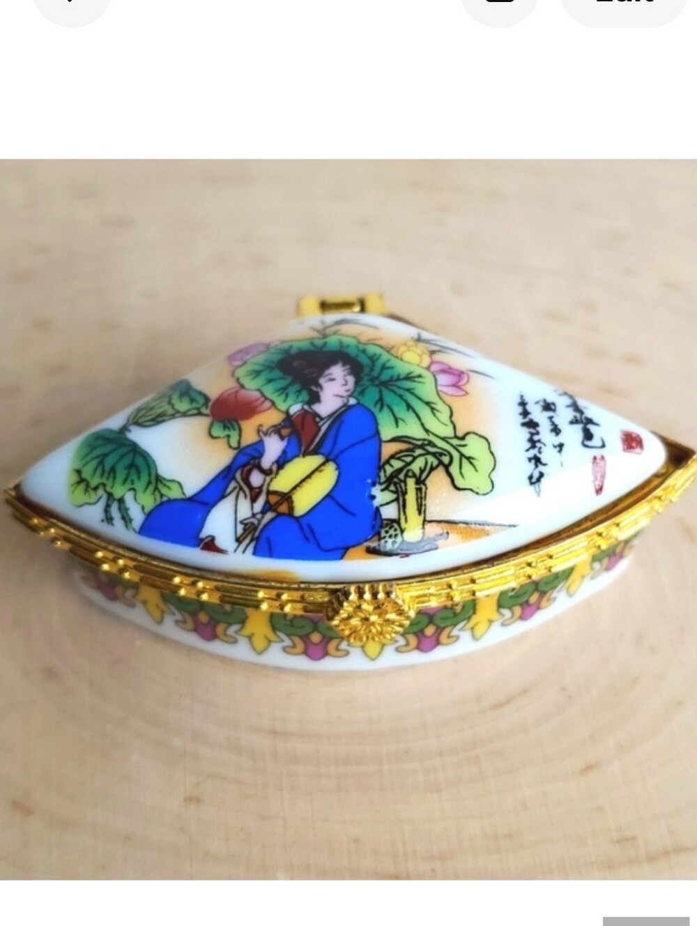 Vintage Asian Design Porcelain Petite Hinged Box Trinket/Pill